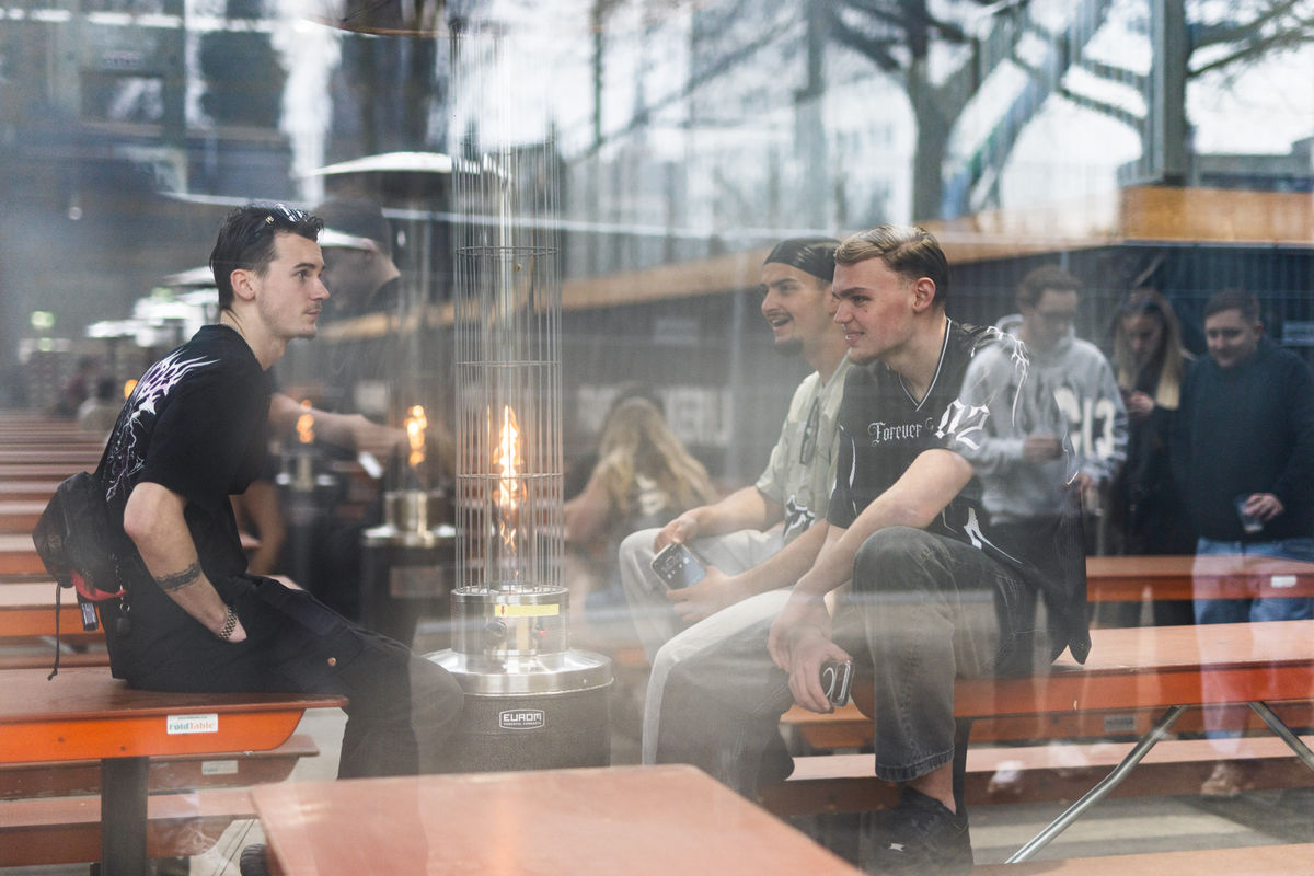 Loading... just a sec